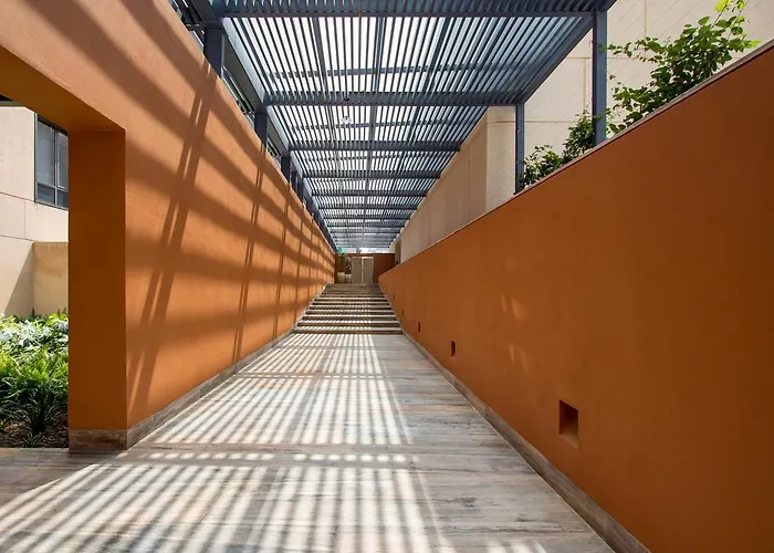 Miyana Hotel *